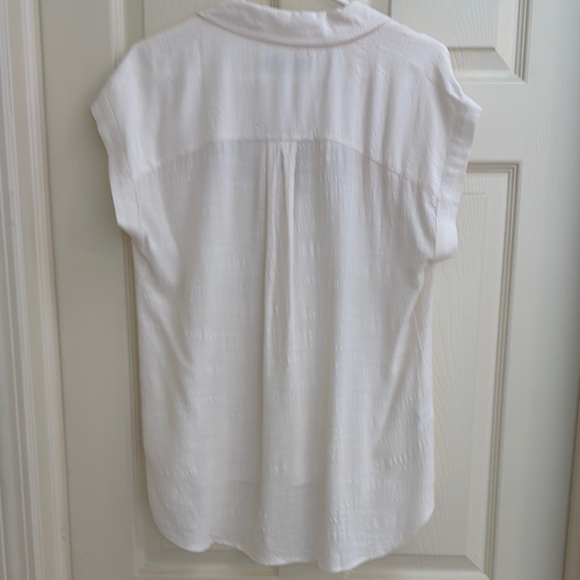 LOFT Women's Ivory Short Sleeve Camp Shirt Top XS - Picture 3 of 4